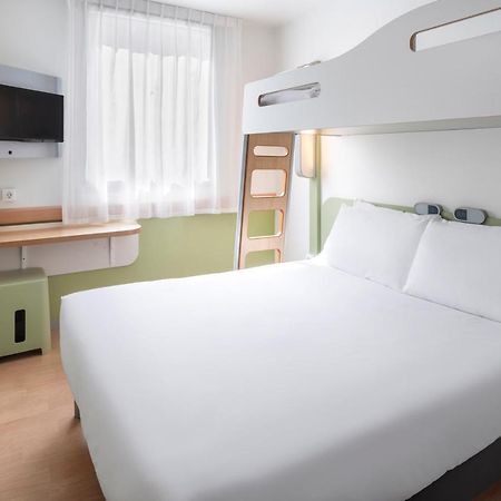 B&B Hotel Zaragoza Plaza Mozart Bagian luar foto