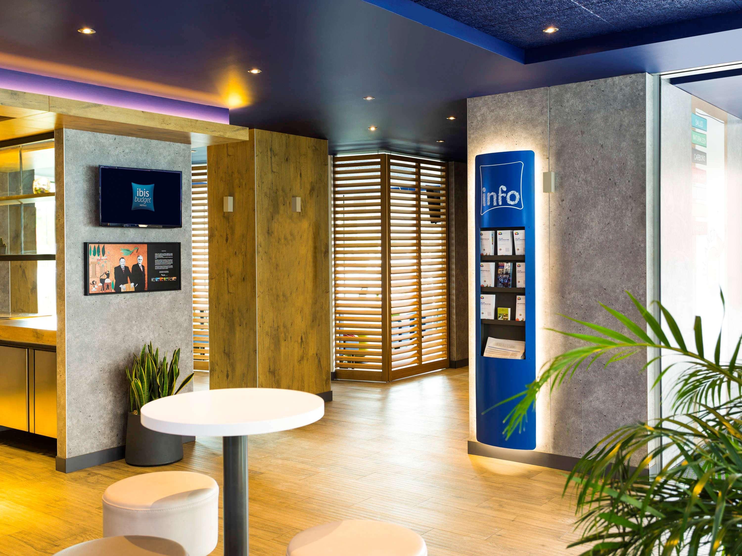 B&B Hotel Zaragoza Plaza Mozart Bagian luar foto