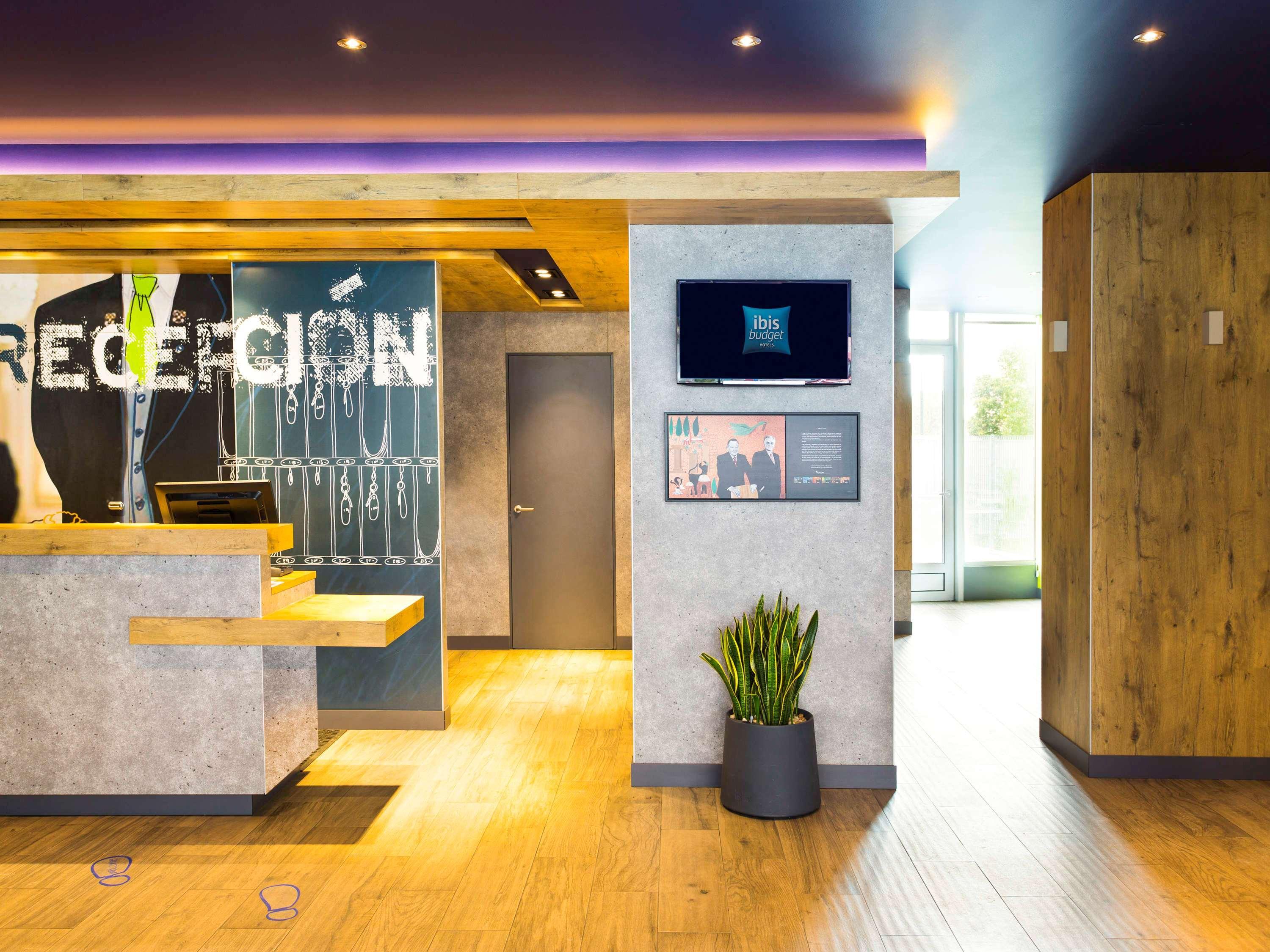 B&B Hotel Zaragoza Plaza Mozart Bagian luar foto