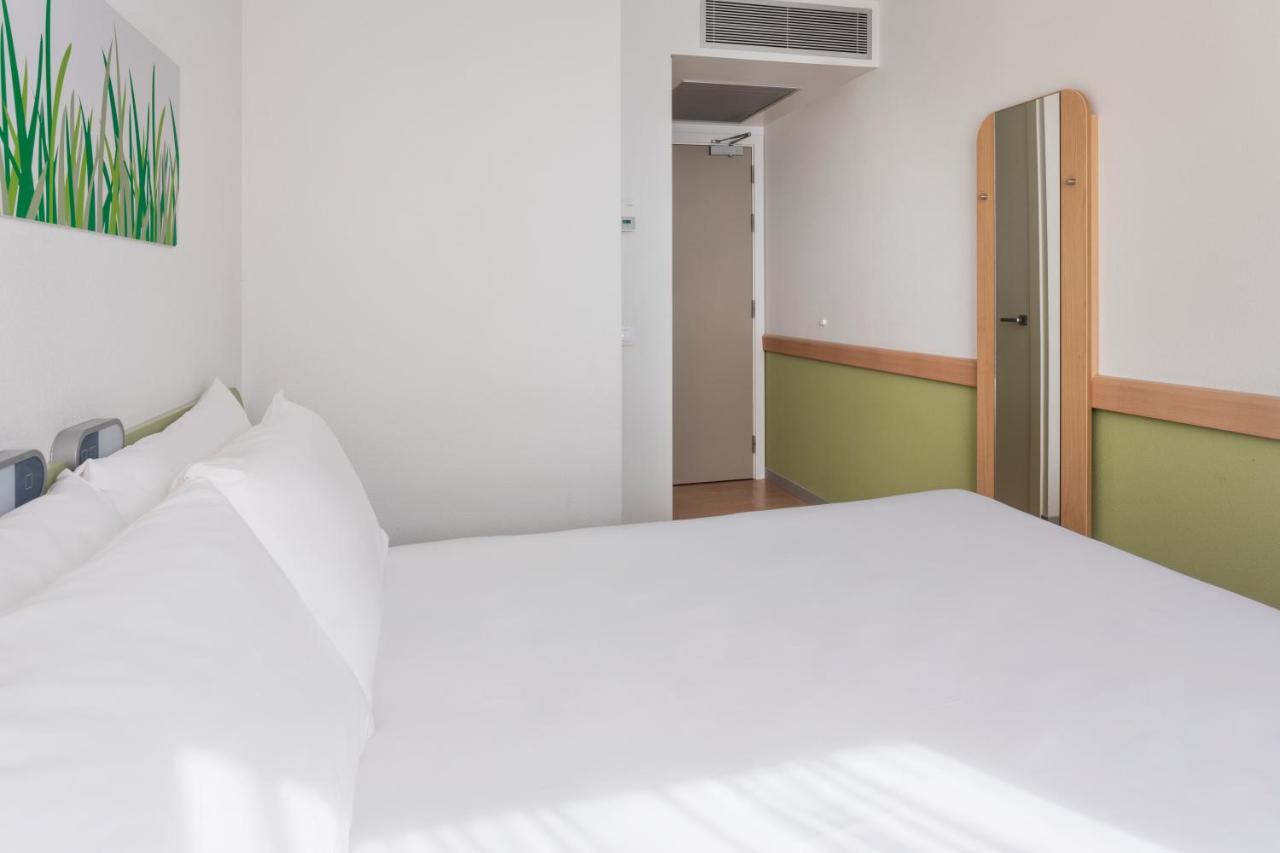 B&B Hotel Zaragoza Plaza Mozart Bagian luar foto