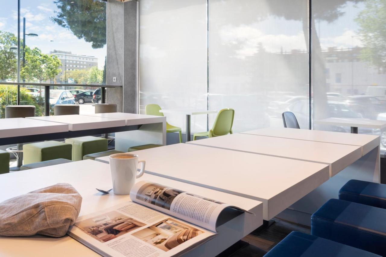 B&B Hotel Zaragoza Plaza Mozart Bagian luar foto