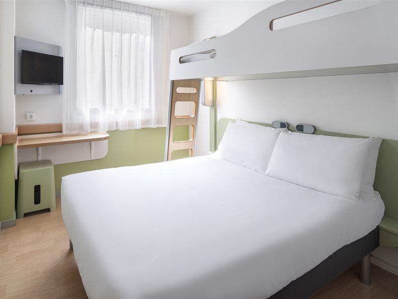 B&B Hotel Zaragoza Plaza Mozart Bagian luar foto
