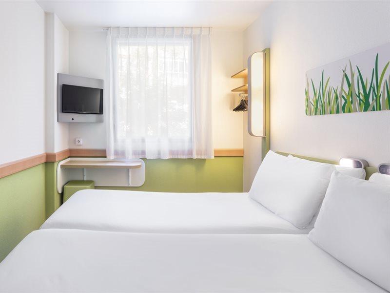 B&B Hotel Zaragoza Plaza Mozart Bagian luar foto